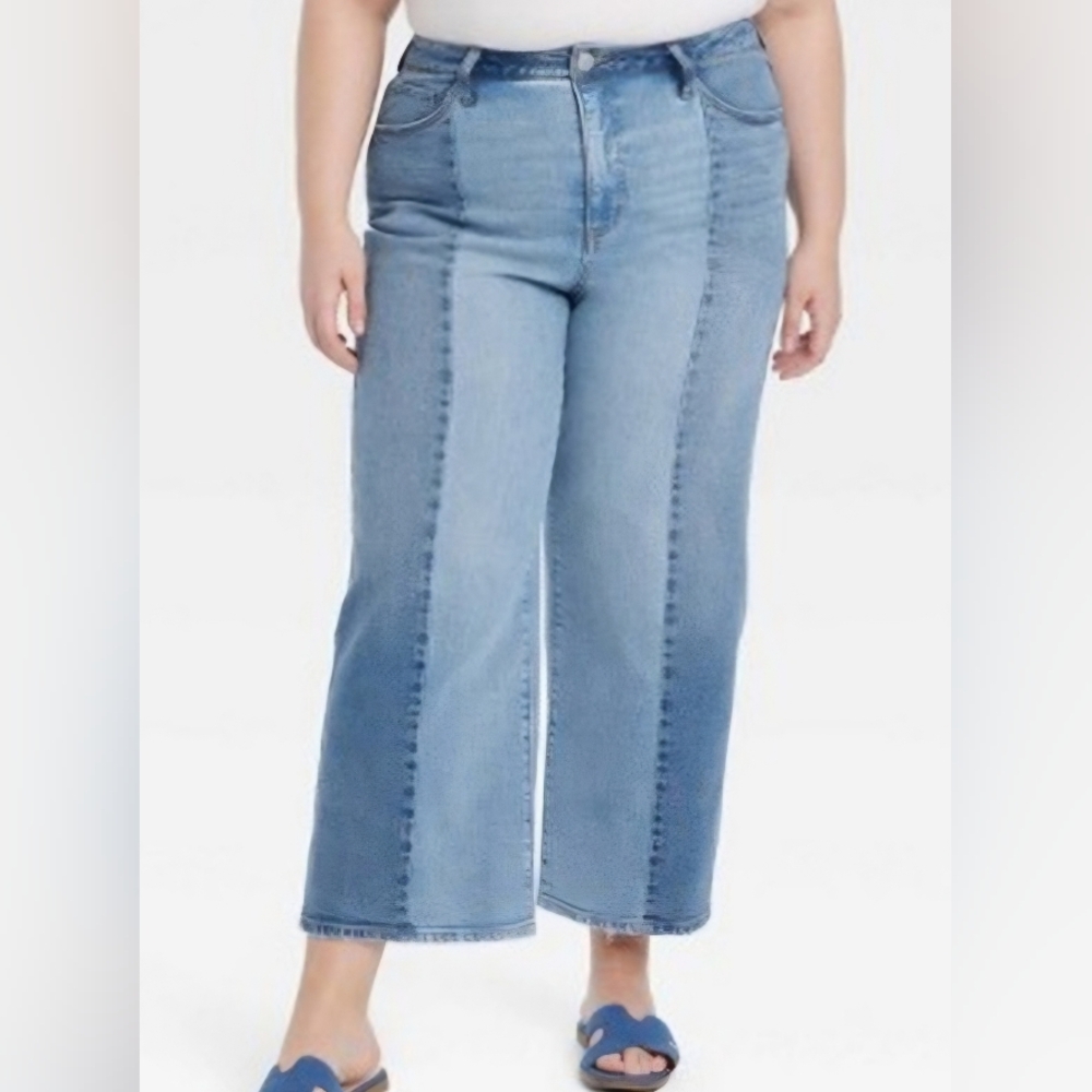 Cropped two tone blue jeans